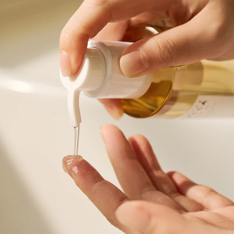 Madagascar Centella Light Cleansing Oil